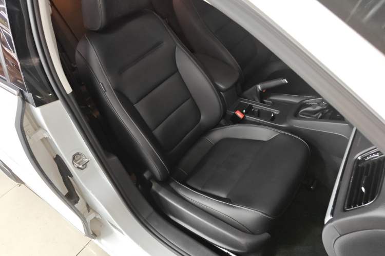 Used Volkswagen Sagitar 2017 180TSI Automatic Luxury Edition
