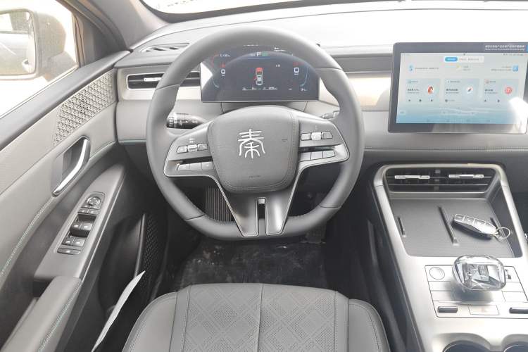 Used BYD Qin PLUS 2025 DM-i Smart Drive 55KM Leading Model
