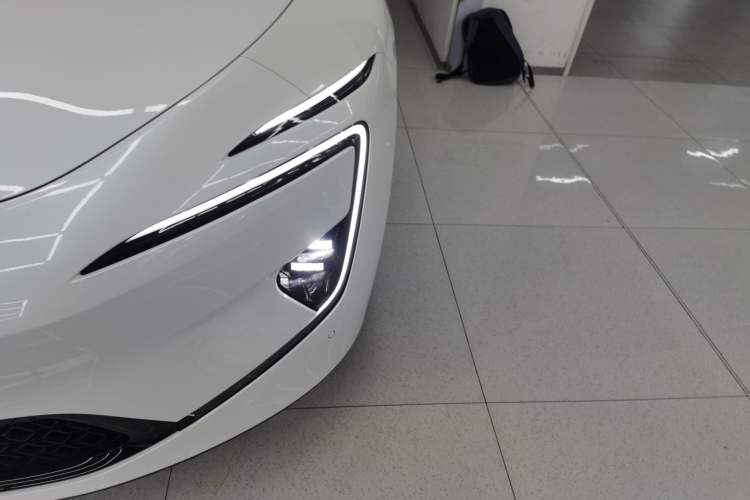 Used  12 2025 Ultra Extended-Range Edition