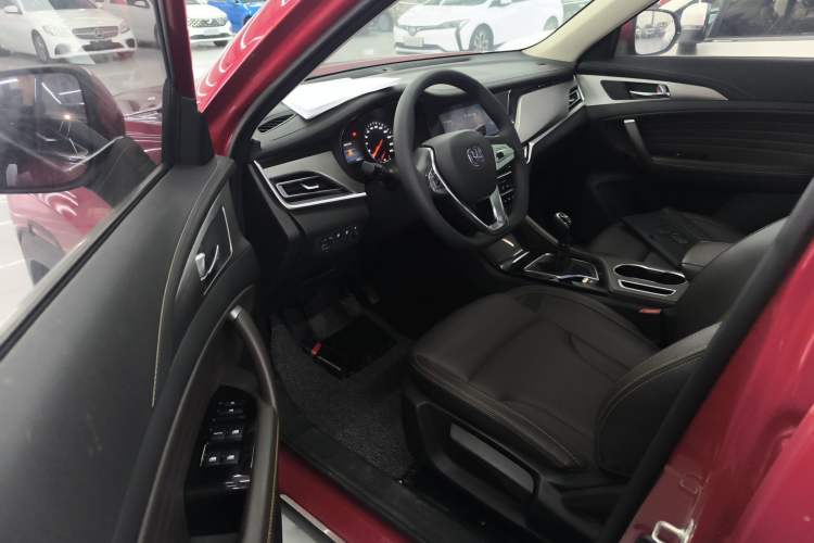 Used Changan CS35PLUS 2018 1.6L Manual Smart Connect Version China V Standard
