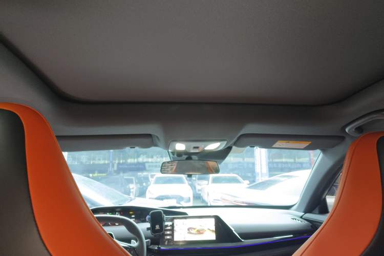 Used Changan UNI-V 2024 1.5T Prestige Sport Edition
