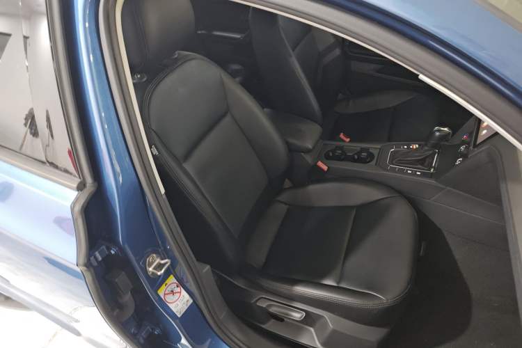 Used Volkswagen Lamando 2017 230TSI DSG Fashion Edition
