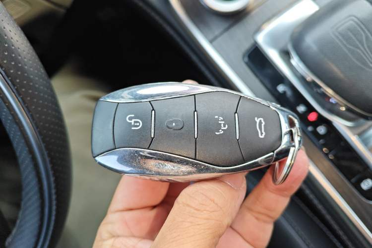 Used Hongqi H9 2023 2.0T Smart Connect Flagship Edition
