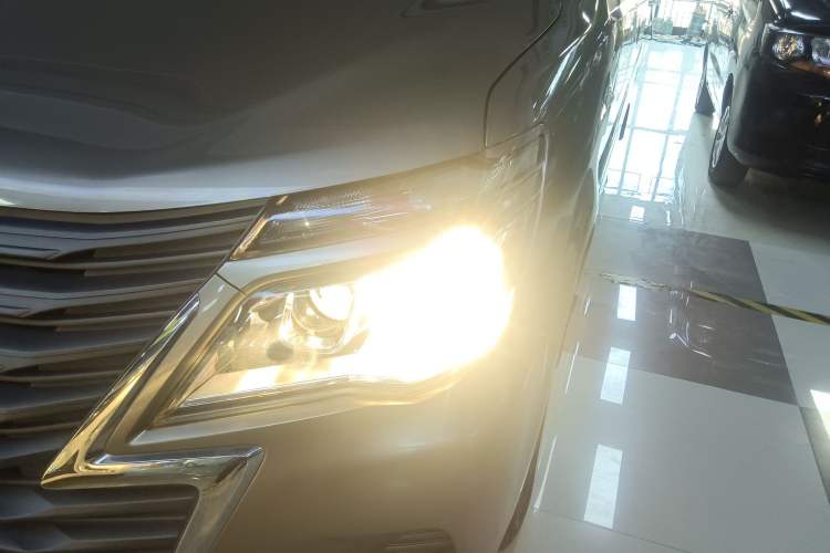 Used FORTHING Lingzhi 2020 M5L 1.6L Luxury 7-Seater