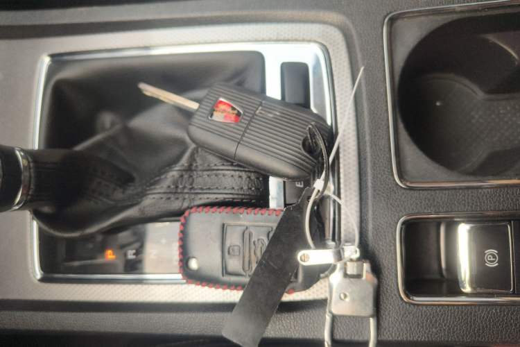 Used Roewe i6 2020 PLUS 1.6L CVT 4G Connected Glory Luxury Edition
