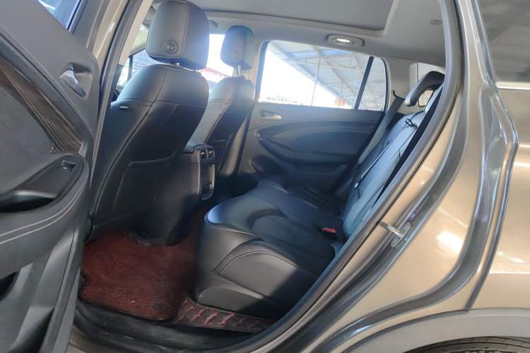 Used Buick Envision 2018 20T Two-Wheel-Drive Elite Model
