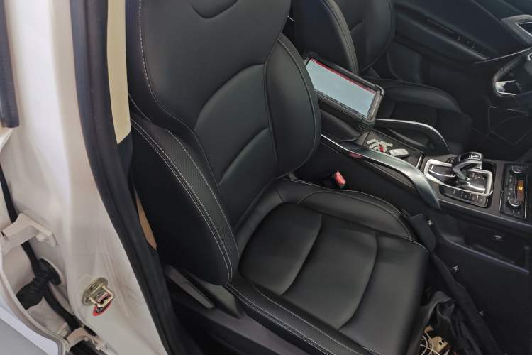 Used Geely Auto Emgrand X7 Sport 2021 Million Edition 1.8TD DCT Two-Wheel Drive Luxury Model
