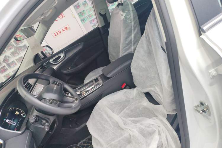 Used Roewe RX5 2025 PLUS 330TGI Automatic Trendsetting Smart Edition
