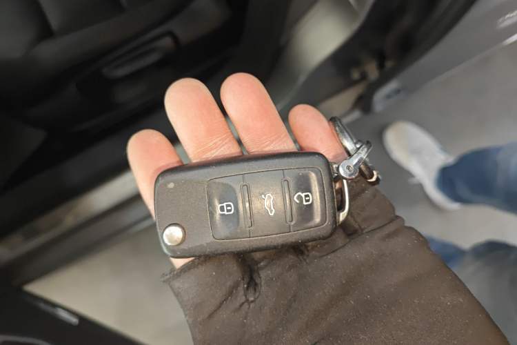 Used Volkswagen Sagitar 2015 1.6L Automatic Comfort Model
