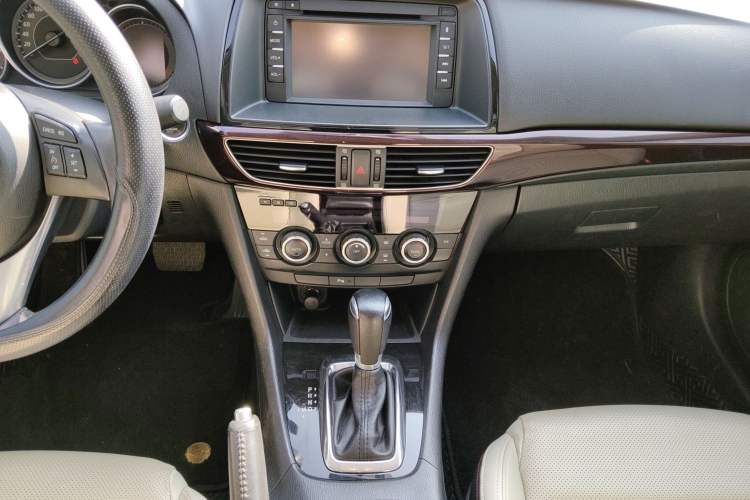 Used Mazda Atenza 2015 2.0L Blue Sky Luxury Edition