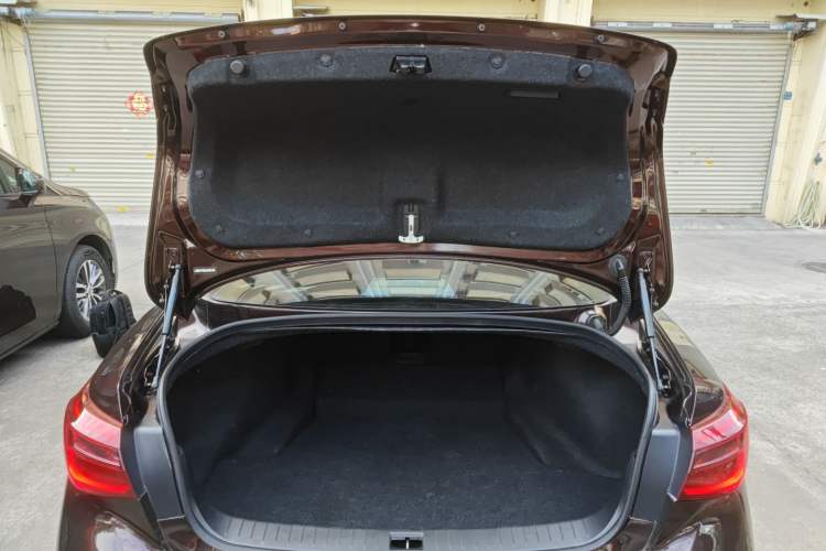 Used Infiniti Q50L 2018 2.0T Enjoyment Version China V Standard
