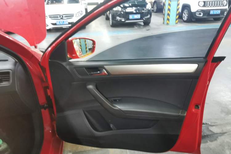 Used Skoda Rapid Spaceback 2016 Revised 1.6L Automatic Chuanxing Version