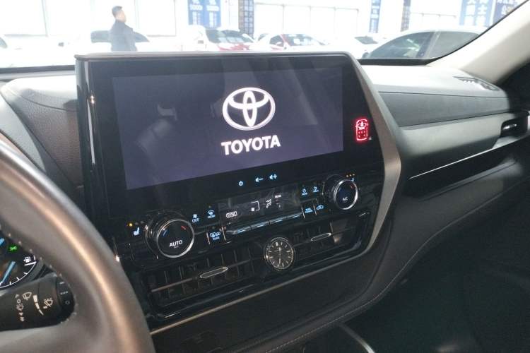 Used Toyota Highlander 2022 Dual-Engine 2.5L Four-Wheel Drive Prestige Version 7 Seats