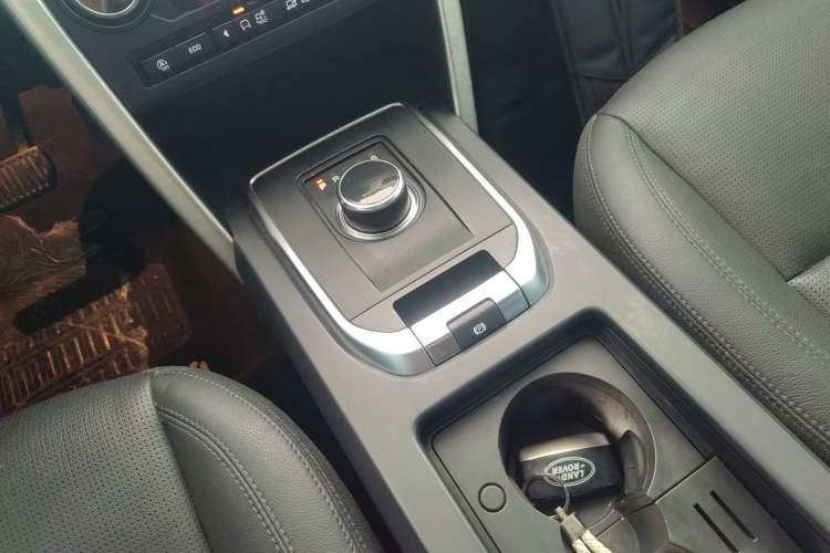 Used Land Rover Discovery Sport 2018 240 PS HSE LUXURY Edition
