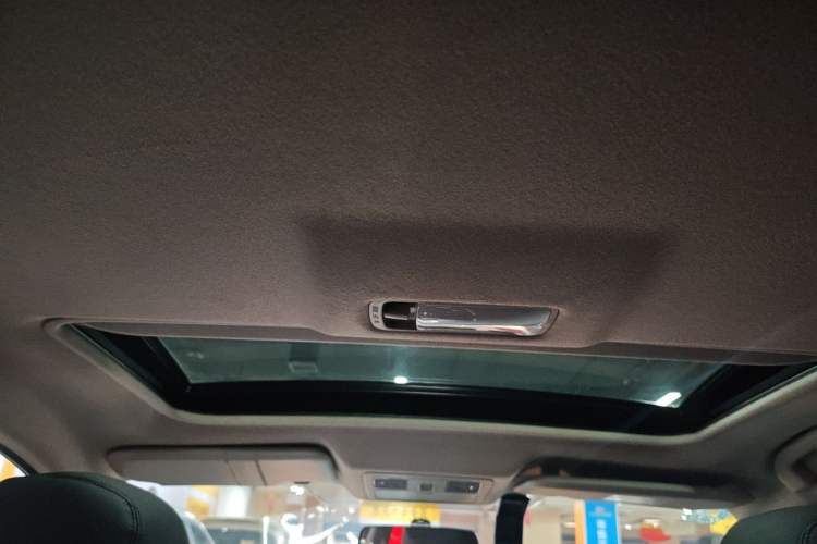 Used Nissan Tiida 2021 1.6L CVT Cool Edition
