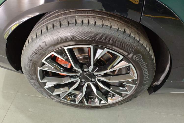 Used Zeekr 7X 2025 100 kWh Long-Range Rear-Wheel Drive with Intelligent Driving Features