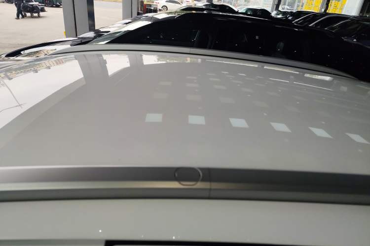 Used Geometry E Firefly 2024 301km Flowing Light
