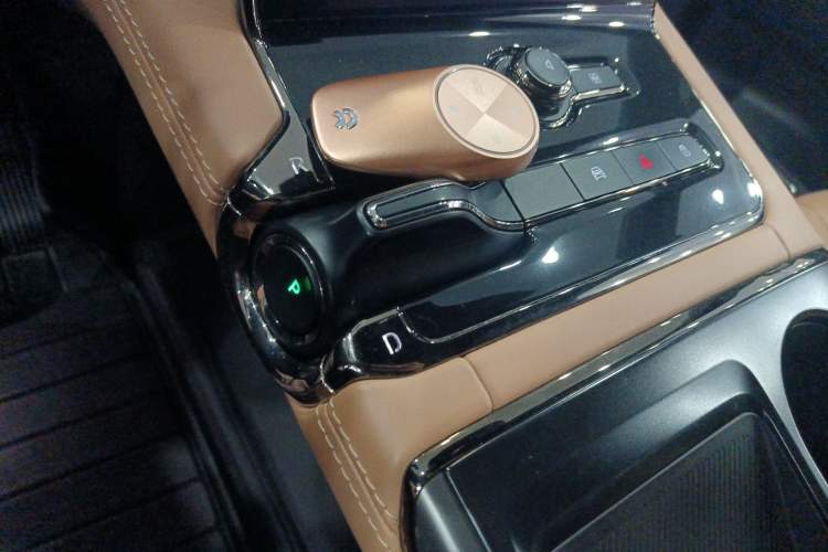 Used Nio ES8 2020 580 km Range Signature Edition Six-Seater Version
