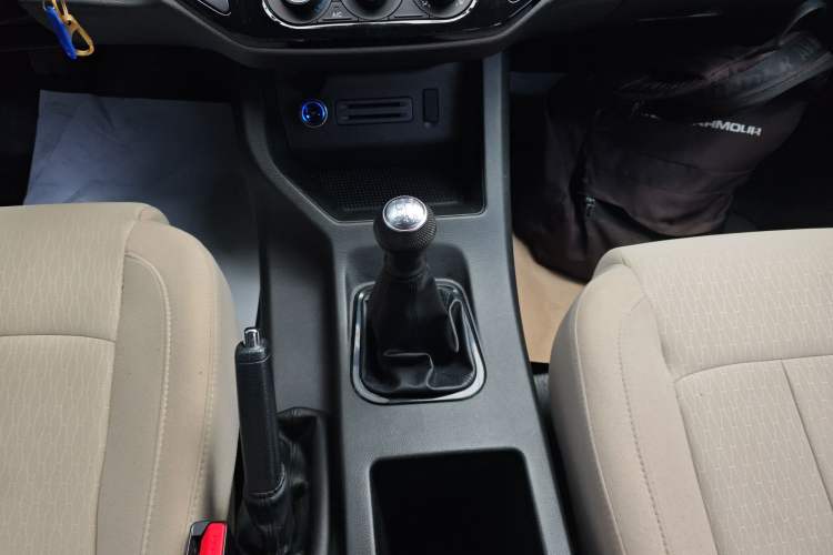 Used FORTHING Lingzhi 2022 M5 1.6L Practical Model 5 Seats