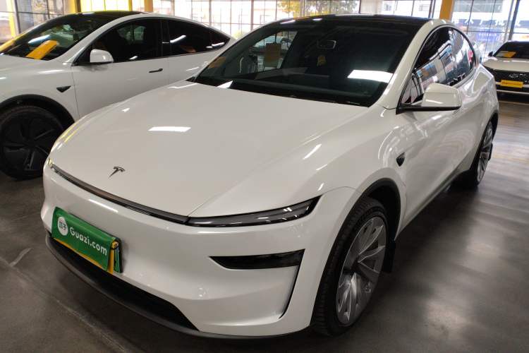 Used Tesla Model Y 2025 Rear-Wheel-Drive Version