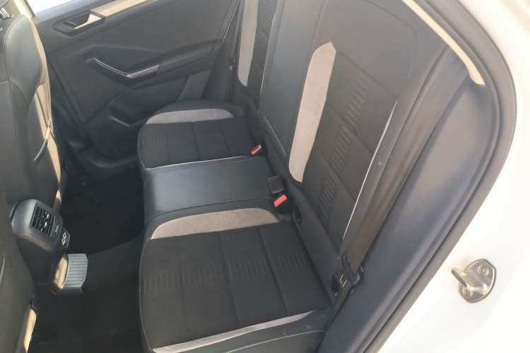 Used Volkswagen T-ROC 2020 280TSI DSG Two-Wheel-Drive Elite Version
