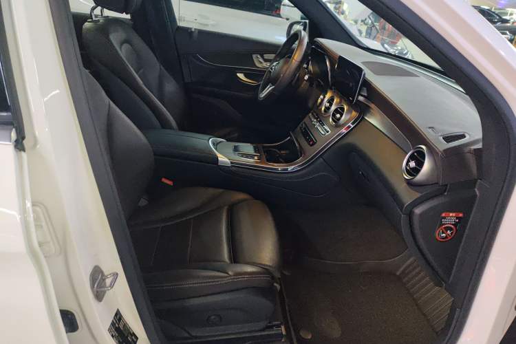 Used Mercedes-Benz GLC 2020 Facelift GLC 300 L 4MATIC Dynamic Edition