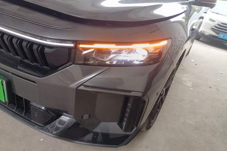 Used VOYAH FREE 2025 318 318 km Rear-Drive Touring Edition