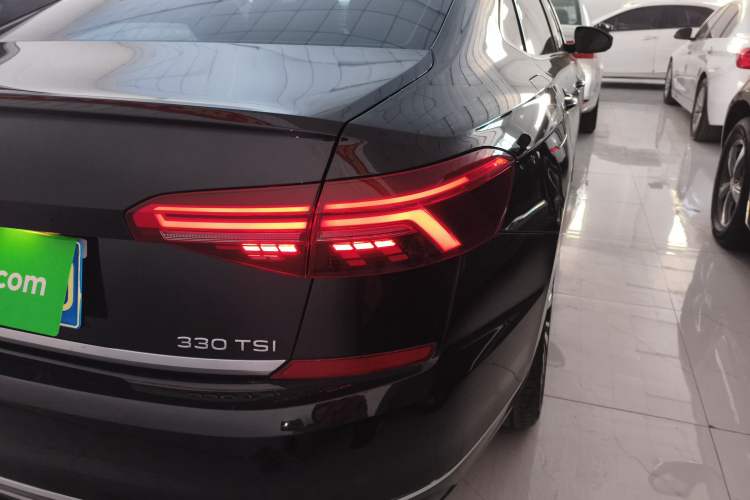 Used Volkswagen Passat 2020 Revised Version 330TSI Luxury Edition China VI Standard
