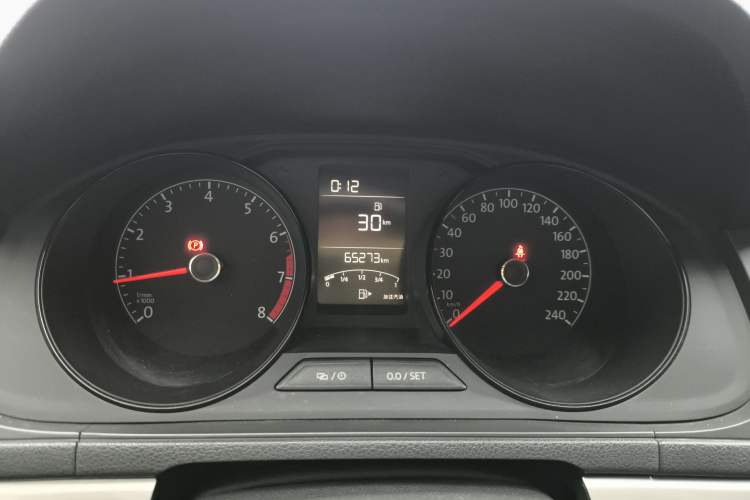 Used Volkswagen Gran Lavida 2015 1.6L Manual Fashion Edition