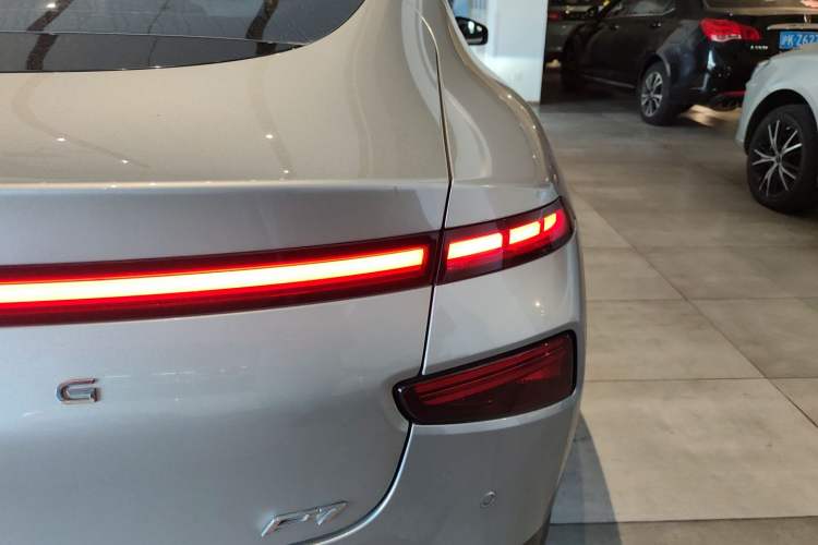 Used XPeng P7 2022 670N+