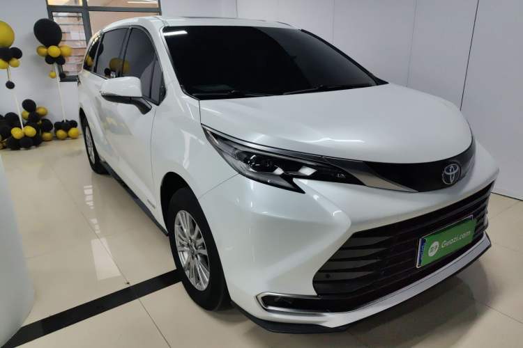Used Toyota Sienna 2021 2.5L Hybrid Luxury Edition
