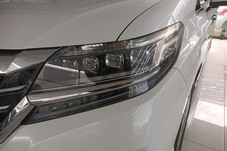 Used Honda Elysion 2016 2.4L Luxury Edition
