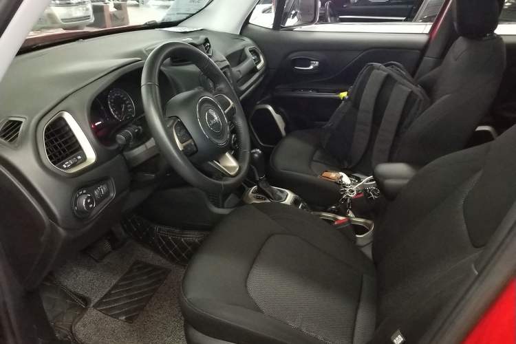 Used  Renegade 2017 180T Automatic Jingneng Edition
