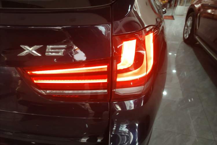 Used BMW X5 2015 xDrive28i
