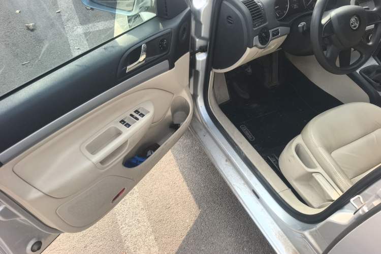 Used Skoda Octavia 2015 Classic Model 1.6L Manual Yijie Edition
