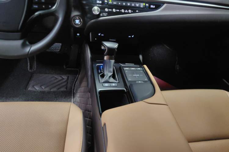 Used Lexus ES 2020 260 Excellence Edition
