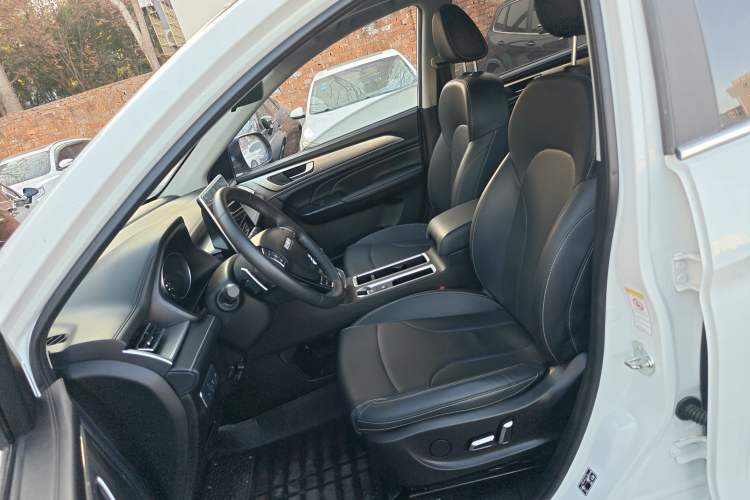 Used Haval M6 2021 PLUS 1.5T DCT Prestige Smart Connectivity Model
