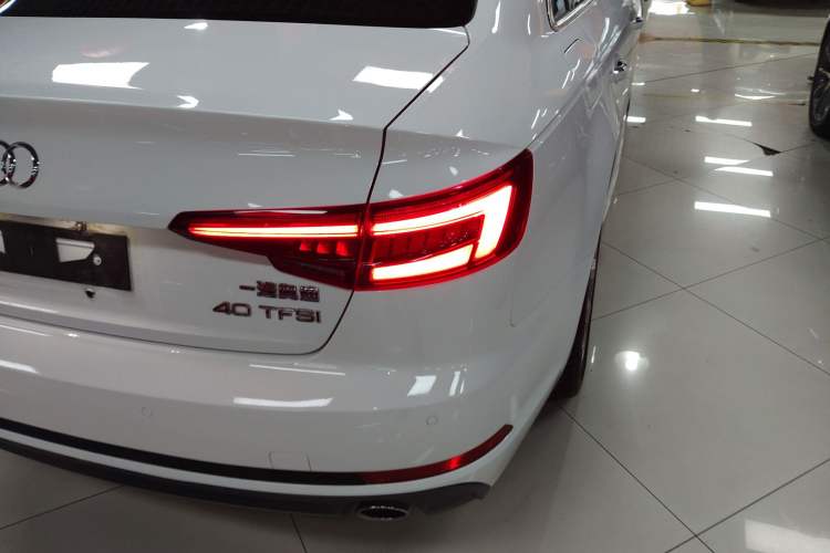 Used Audi A4L 2018 30th Anniversary Edition 40 TFSI Fashion Model
