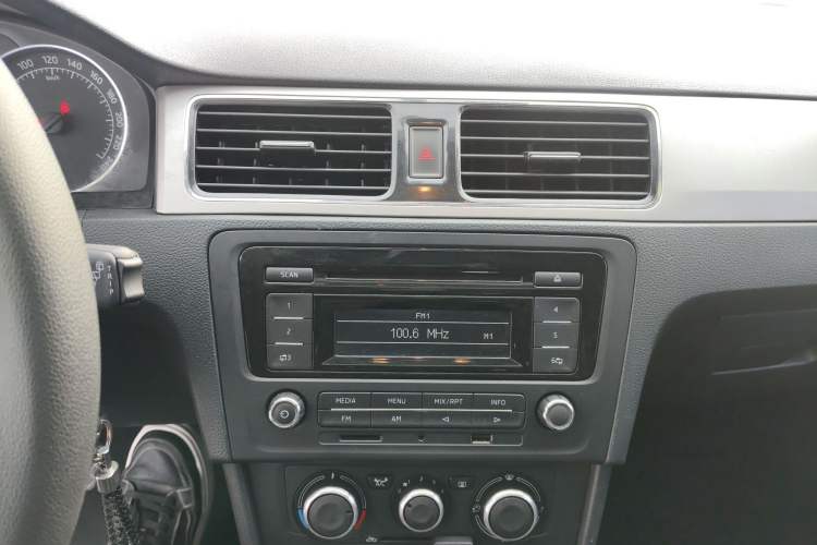 Used Skoda Rapid Spaceback 2014 1.6L Manual Enjoyment Edition