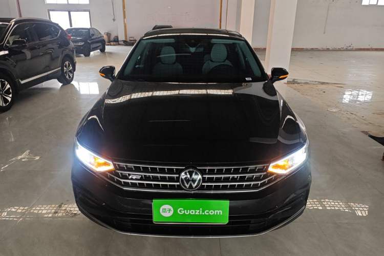 Used Volkswagen Magotan 2026 30 Million Vehicles Selected Model 380TSI DSG Luxury Edition
