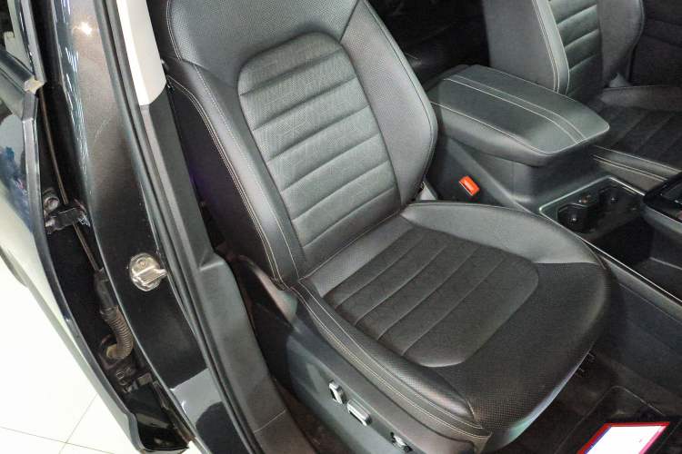 Used Volkswagen Talagon 2022 380TSI Four-Wheel Drive Luxury "Jiajing" Edition Pro 6 Seats
