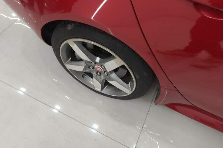 Used Jaguar XE 2017 2.0T 200 PS R-Sport
