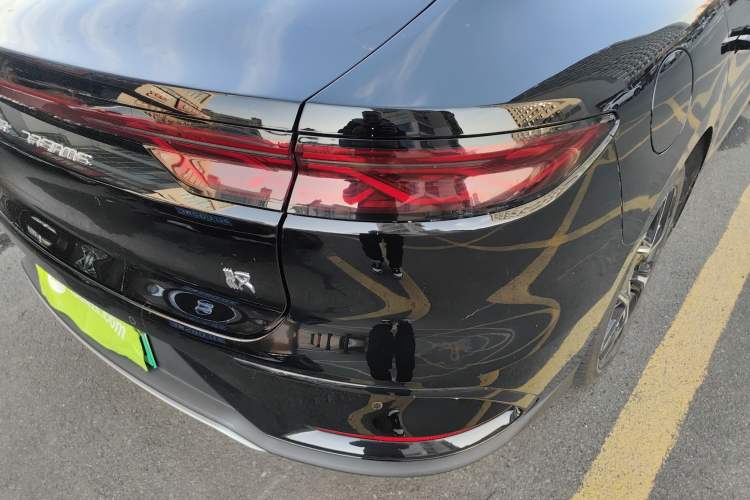 Used BYD Han 2024 EV Glory Edition 605KM Front-Wheel-Drive Premium Model