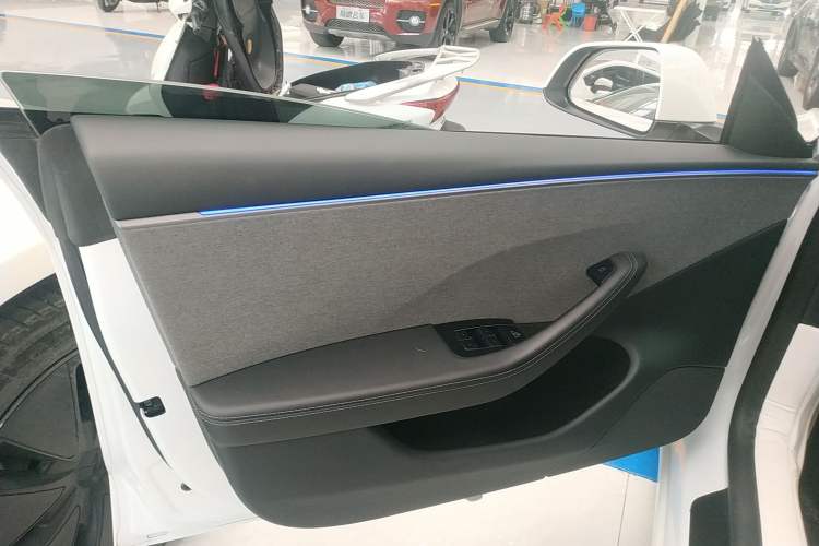 Used Tesla Model 3 2025 Rear-Wheel-Drive Version
