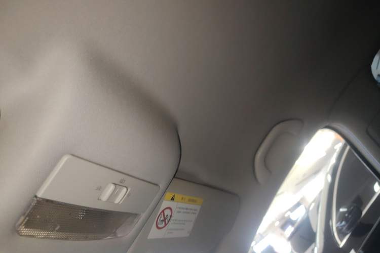 Used Volkswagen Polo 2016 1.4L Manual Fashion Model
