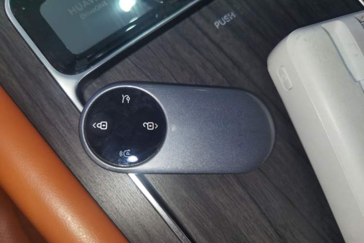 Used Hima AITO M9 2024 Range-Extended Ultra Version 42 kWh 6-Seater Model
