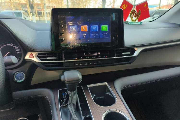 Used Toyota Sienna 2023 2.5L Hybrid Comfort Edition
