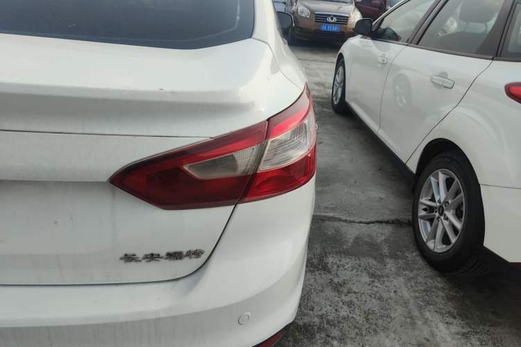 Used Ford Focus 2012 Sedan 1.6L Automatic Fashion Edition