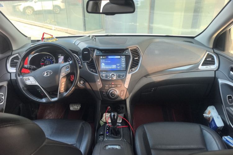 Used Hyundai Santa Fe 2015 2.4L Automatic All-Wheel Drive Smart Version 5 Seats