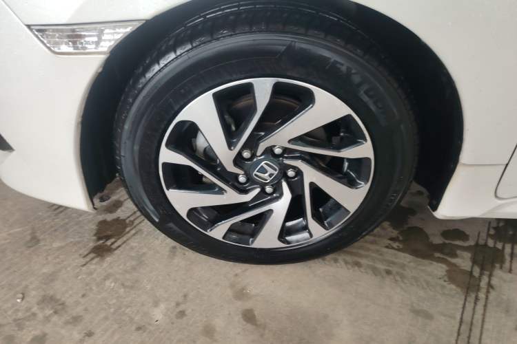 Used Honda Civic 2016 220TURBO CVT Luxury Edition
